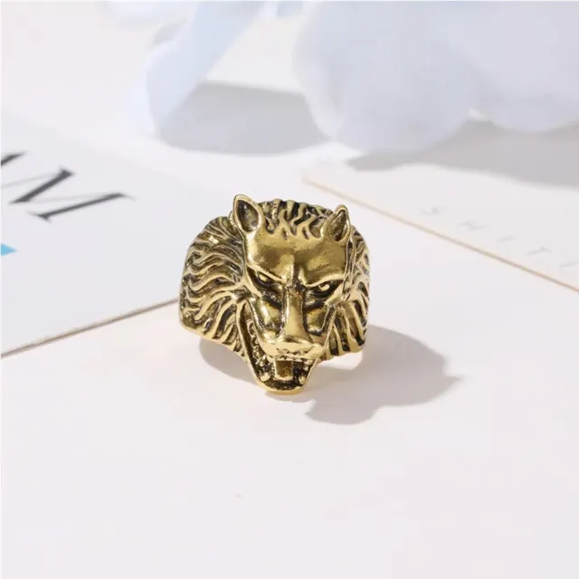 Wolf Signet Ring — photo 4
