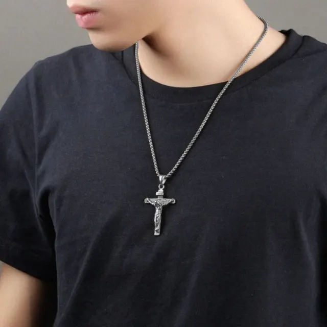 Cross Pendant Necklace — photo 4